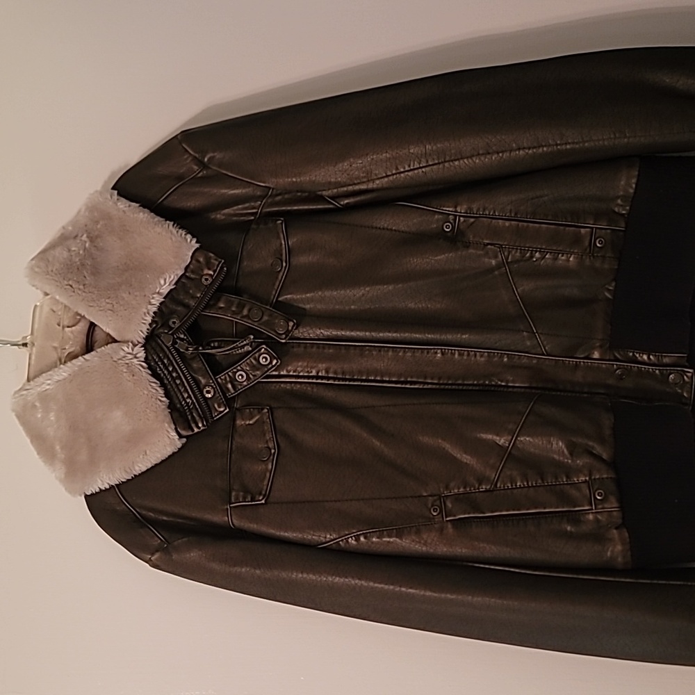 Leather jacket with fur